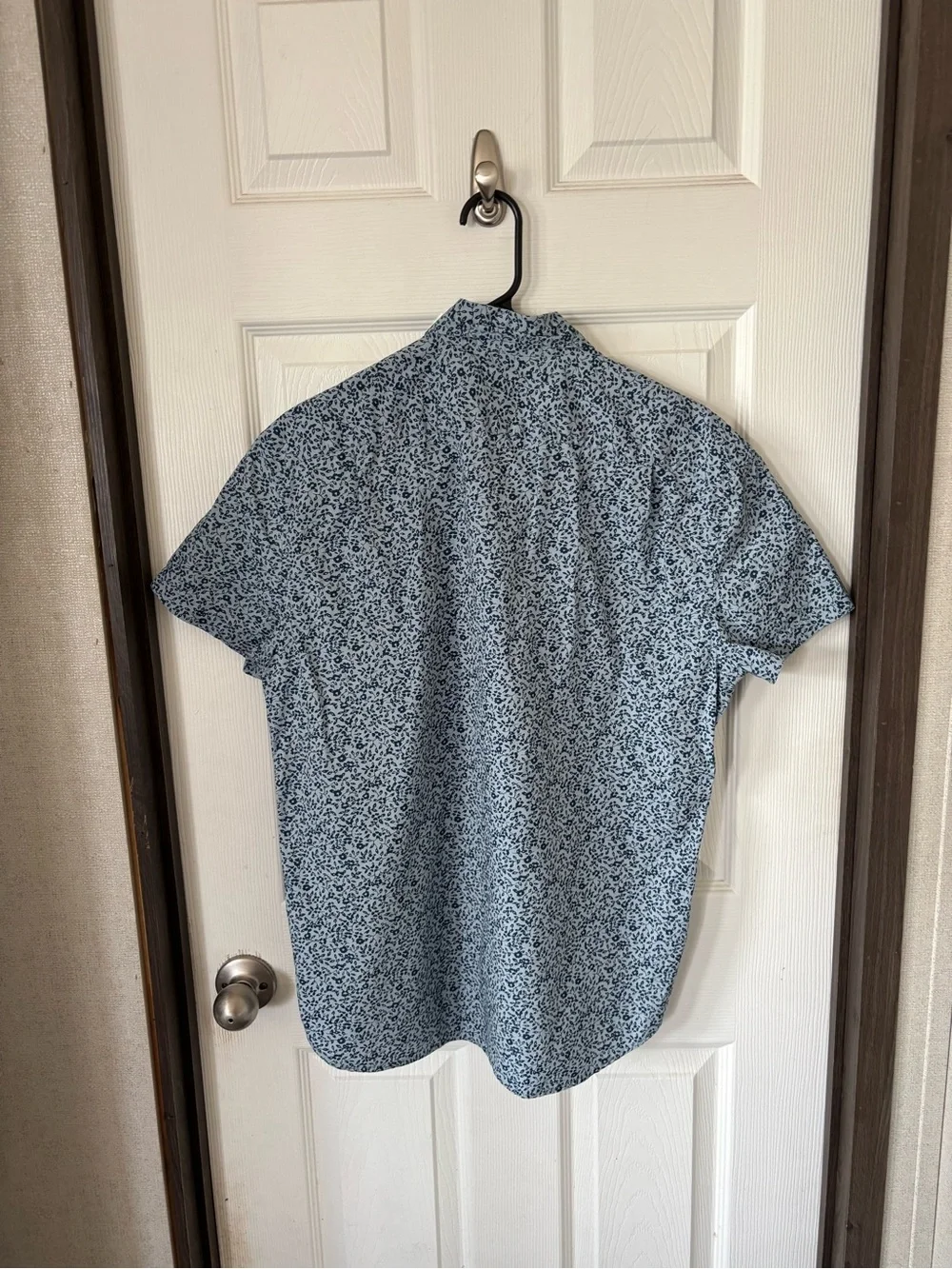 J. Crew Men's Short-Sleeve Button-Down in Light Blue Floral Print